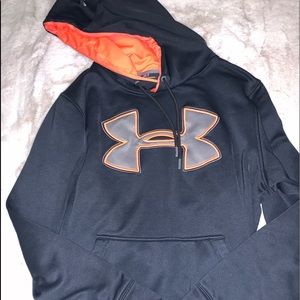 Woman’s Small Underarmour Hoodie
